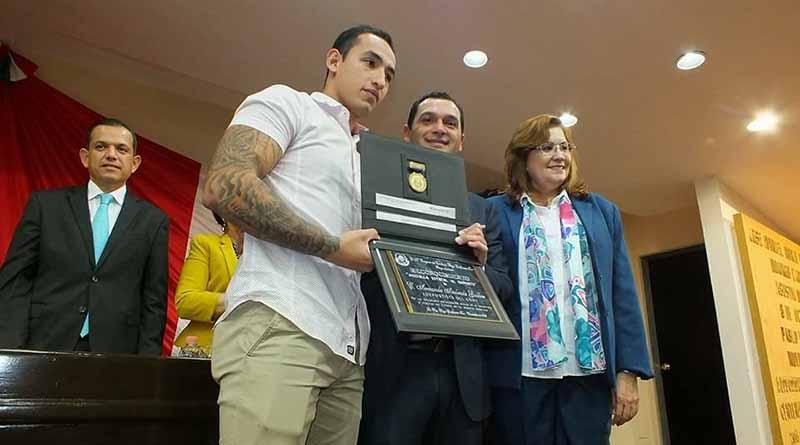 reconocimientocongreso Entregó el Congreso del Estado reconocimientos