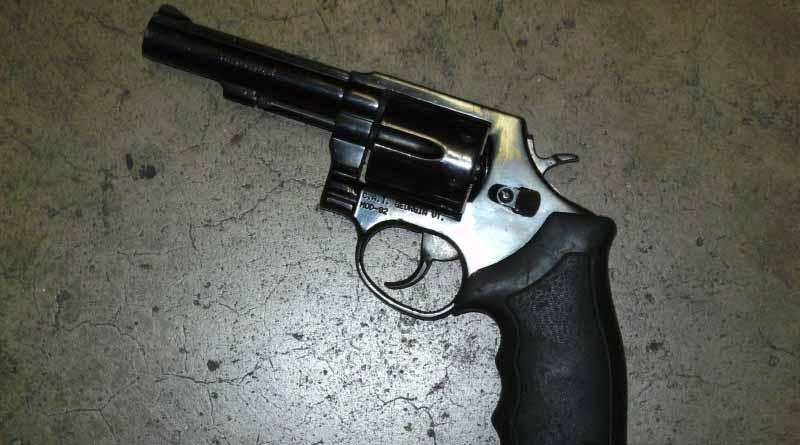 revolver 20 dic Detienen a dos sujetos con pistola .38 en Mesa Colorada