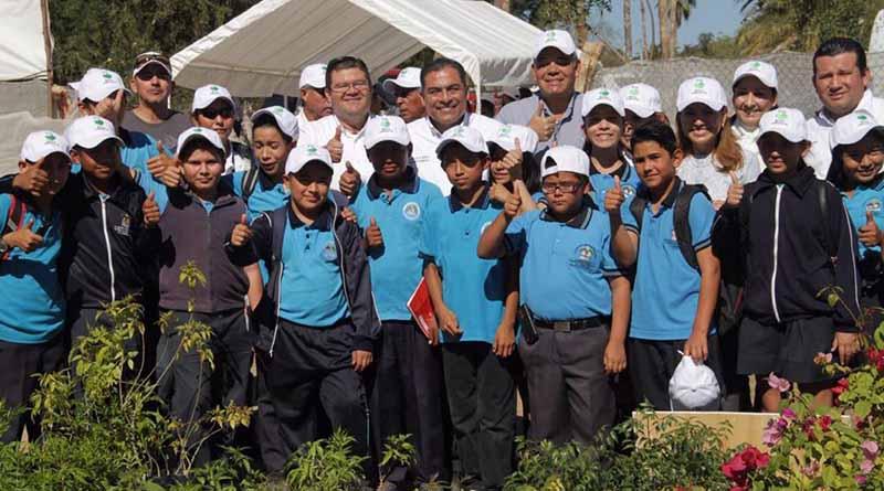 Inaugura Alcalde Arturo de La Rosa Vivero Municipal Inaugura Alcalde Arturo de La Rosa Vivero Municipal
