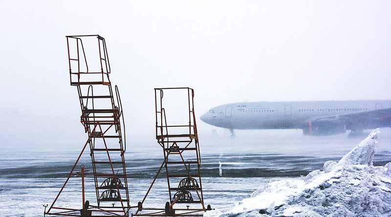 Decenas de vuelos cancelados debido a densa niebla en Londres Decenas de vuelos cancelados debido a densa niebla en Londres