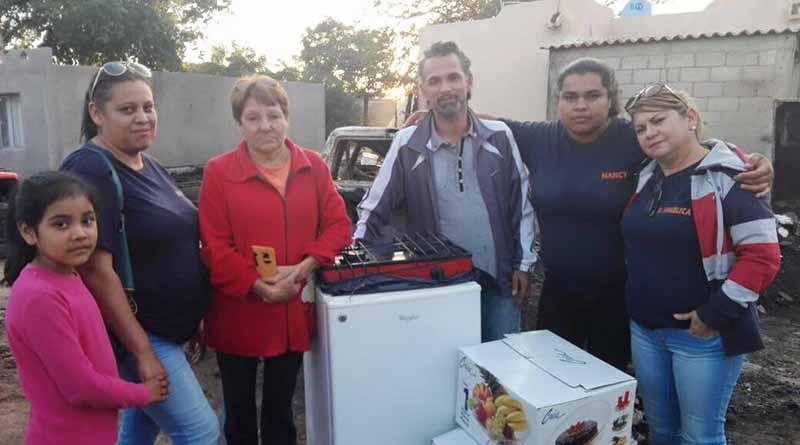 Entrega Apoyos a Familia Que Sufrió Incendio de Vivienda en López Mateos Entrega Apoyos a Familia Que Sufrió Incendio de Vivienda en López Mateos