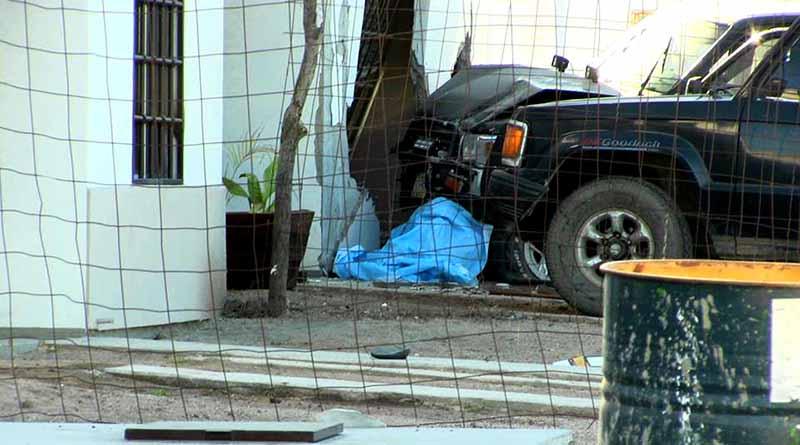 choque 11 ene web Muere mujer atropellada por vehículo que tras choque impactó su casa en La Paz