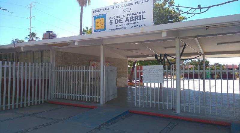 escuela5deabrilapaz Roban 120 metros de cableado en escuela primaria 5 de Abril de La Paz y suspenden labores