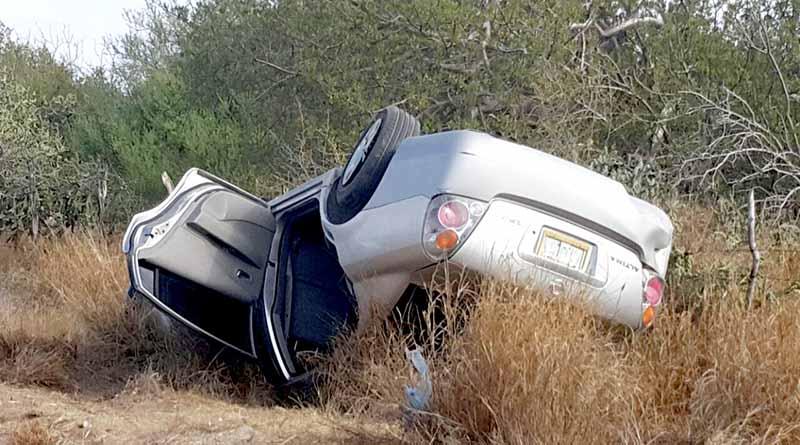 volcadura 25 ene Vuelca carro con dos mujeres, una embarazada y encuentran droga y arma de fuego