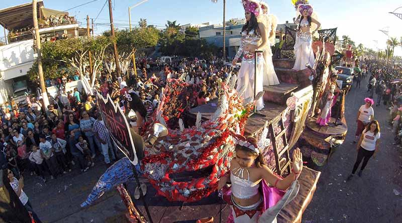 Con gran éxito inicia el primer día de desfile del Carnaval 2017 Con gran éxito inicia el primer día de desfile del Carnaval 2017