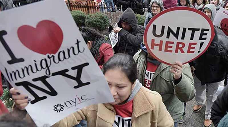 INMIGRANTES PROTESTAN CONTRA TRUMP Arrestan a cientos de indocumentados en varios estados de EUA