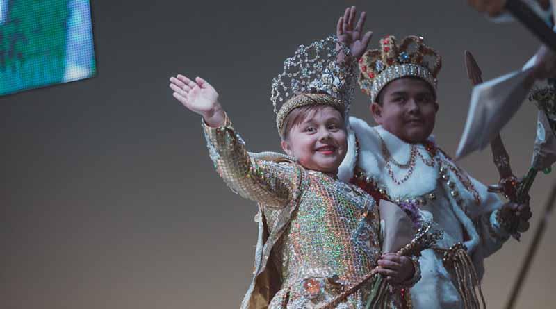 Corona a la Corte Real Infantil del Carnaval La Paz 2017 “El Juego de la Vida” Corona a la Corte Real Infantil del Carnaval La Paz 2017 “El Juego de la Vida”