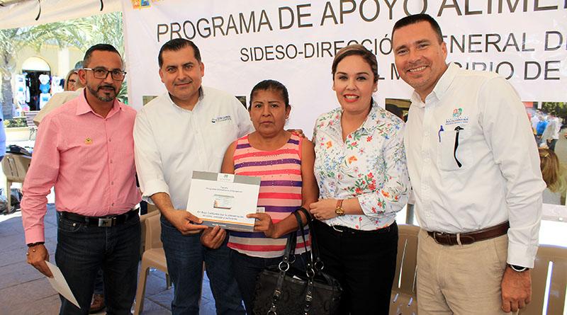 Entregan Gobierno Municipal y estatal 900 apoyos alimentarios a familias con situación vulnerable Entregan Gobierno Municipal y estatal 900 apoyos alimentarios a familias con situación vulnerable