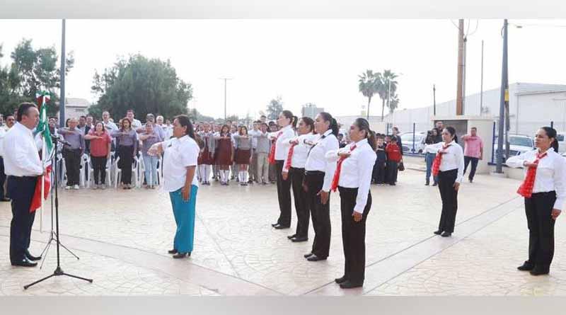 Alcalde Francisco Pelayo Abandera a Centro de Desarrollo Educativo Alcalde Francisco Pelayo Abandera a Centro de Desarrollo Educativo