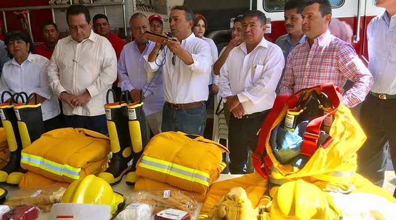 Logra Alcalde 2 Bomberas y 3 Ambulancias Para Comondú Logra Alcalde 2 Bomberas y 3 Ambulancias Para Comondú
