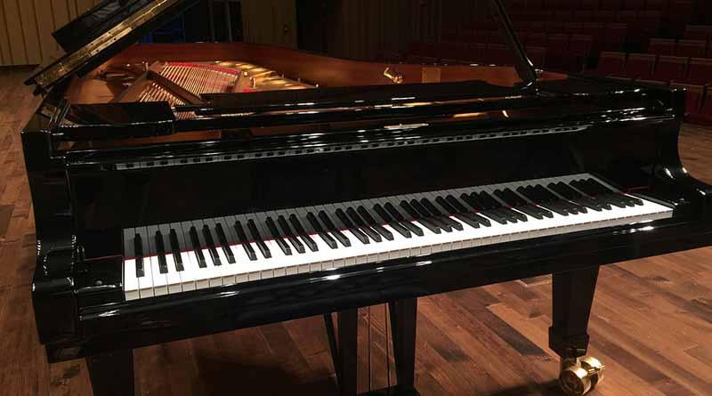 Universidad Nacional otorga licenciatura en Música a alumno con ceguera Universidad Nacional otorga licenciatura en Música a alumno con ceguera