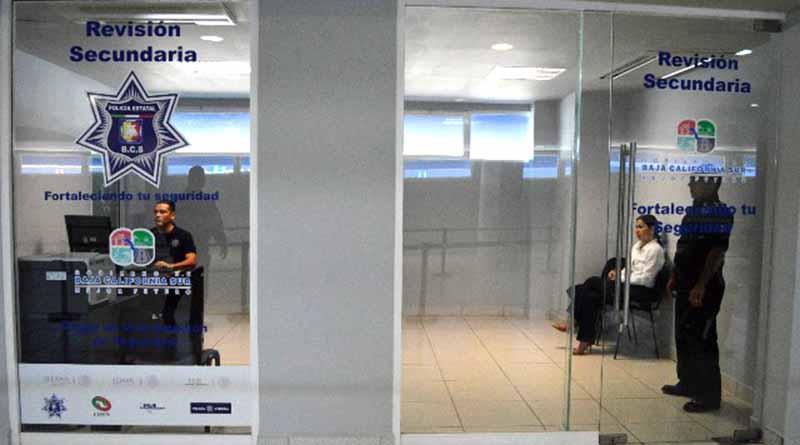 MODULO REVISION Aseguran a homicida en aeropuerto de La Paz