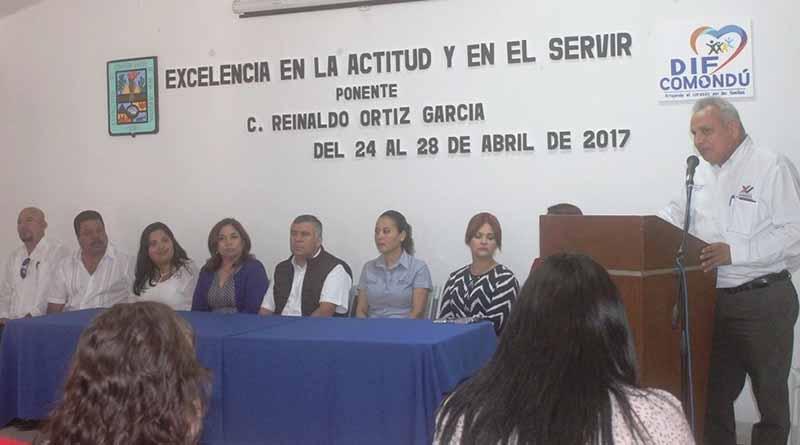 Ayuntamiento Pone en Marcha Curso “Excelencia en la Actitud y en el Servir” Ayuntamiento Pone en Marcha Curso “Excelencia en la Actitud y en el Servir”