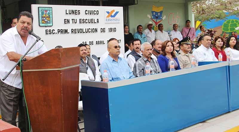 Encabeza Alcalde Francisco Pelayo Lunes Cívico en Primaria “Revolución de 1910” Encabeza Alcalde Francisco Pelayo Lunes Cívico en Primaria “Revolución de 1910”