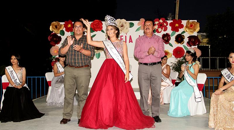 Coronan a SOFÍA I como Reina del estudiante de la Secundaria Antonio Mijares Coronan a SOFÍA I como Reina del estudiante de la Secundaria Antonio Mijares