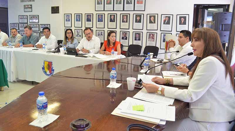 Se reune comision del agua del congreso con titulares OOMSAPAS y Comision Estatal de AGUA para analizar reforma a la ley que los regula: Dip. Eda Maria Palacios Marquez Se reune comision del agua del congreso con titulares OOMSAPAS y Comision Estatal de AGUA para analizar reforma a la ley que los regula: Dip. Eda Maria Palacios Marquez