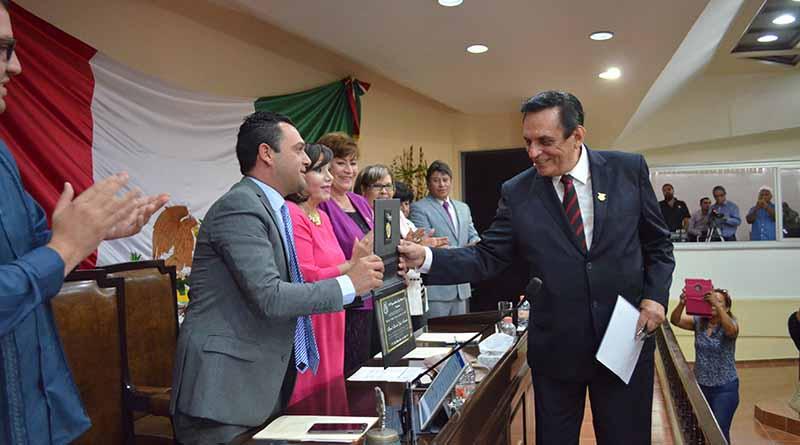 Recibe el actor Manuel Ojeda la Medalla “Néstor Agúndez” 2017 Recibe el actor Manuel Ojeda la Medalla “Néstor Agúndez” 2017