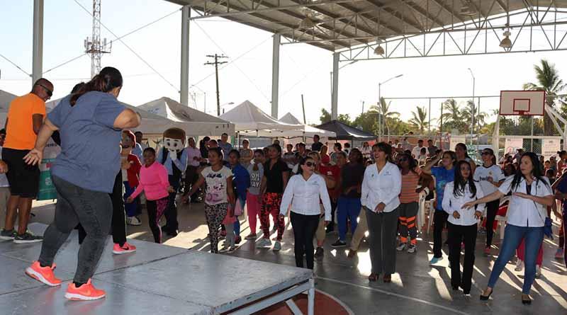 SEP PARQUE LAZARO CARDENAS 1 Participan más de 300 personas en activación física, zumba y futbol rápido en el parque de la Lázaro Cárdenas
