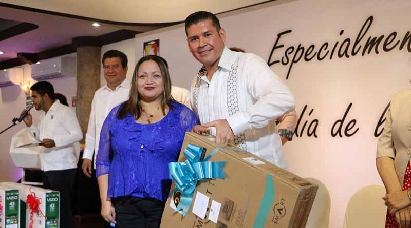 SGG FESTEJO DÍA DE LAS MADRES (5) Reconoce Gobierno del Estado a madres trabajadoras: Álvaro de la Peña