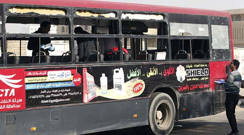 Al menos 23 muertos deja un ataque contra un autobús en Egipto Al menos 23 muertos deja un ataque contra un autobús en Egipto