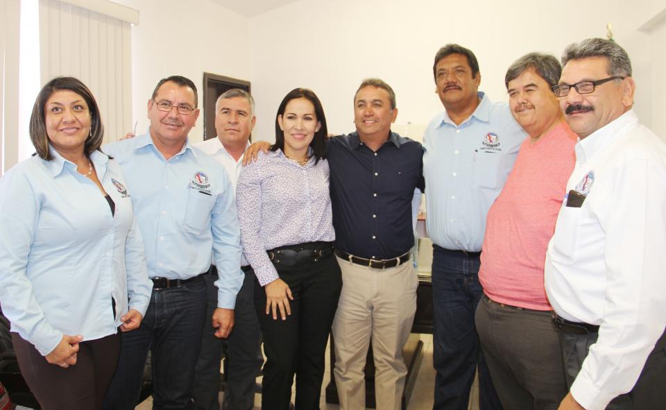 Trabajar de Manera Coordinado, Para Buscar Soluciones Juntos Trabajar de Manera Coordinado, Para Buscar Soluciones Juntos