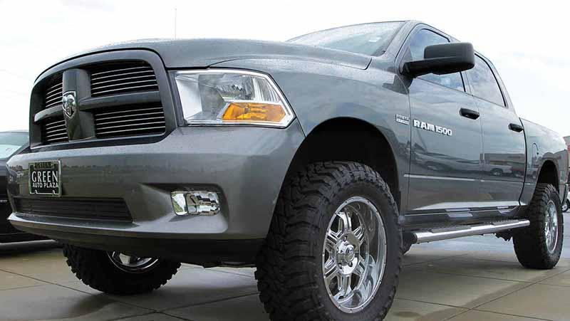 FIAT-CHRYSLER-RETIRO Fiat Chrysler llama a reparación a 1.2 millones de camionetas Ram