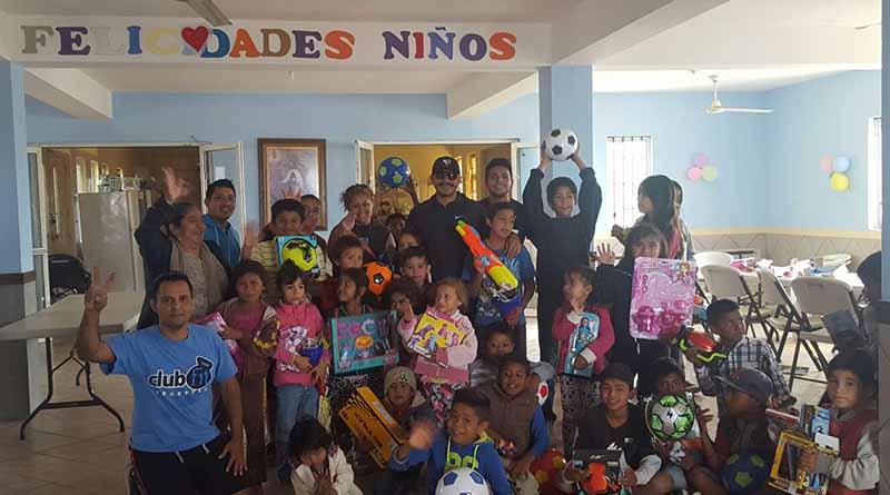 jugueton Niños de Casa San Juan Diego disfrutan del 5to Juguetón organizado por Club Fit Style