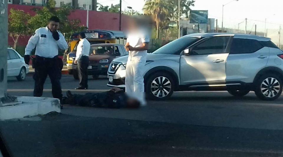 policiaatropellado Atropellan a policía de tránsito en La Paz