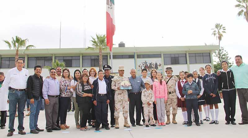Encabeza Síndico Municipal Laura Chacón Programa de Soldado Por un Día Encabeza Síndico Municipal Laura Chacón Programa de Soldado Por un Día
