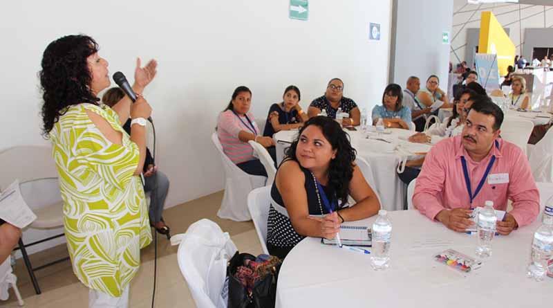 SEP CAPACITAN MAESTROS Capacitan a docentes para atender alumnos en situación de riesgo: SEP