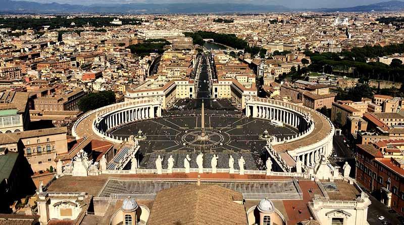 Juicio por desvío de fondos en Vaticano inicia con gran atención mediática Juicio por desvío de fondos en Vaticano inicia con gran atención mediática