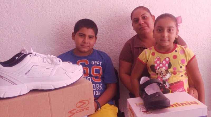 Gobierno Municipal Entrega Calzado a Niños y Jóvenes Gobierno Municipal Entrega Calzado a Niños y Jóvenes