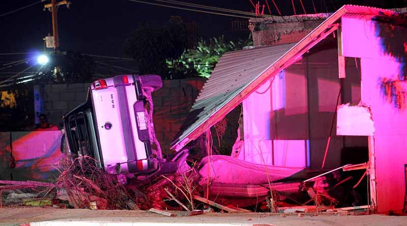 choque volcadoura 13 ago web Muere joven en choque contra vivienda y volcadura en Vista Hermosa