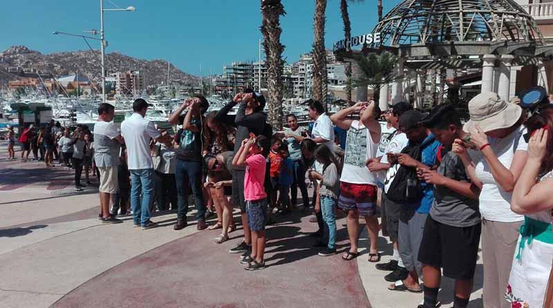 eclipsesolarmarina Cabeños se dan cita en la Marina y miradores de la ciudad para observar eclipse