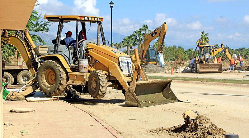 Constante trabajo de rehabilitación de servicios públicos durante temporada de huracanes Constante trabajo de rehabilitación de servicios públicos durante temporada de huracanes
