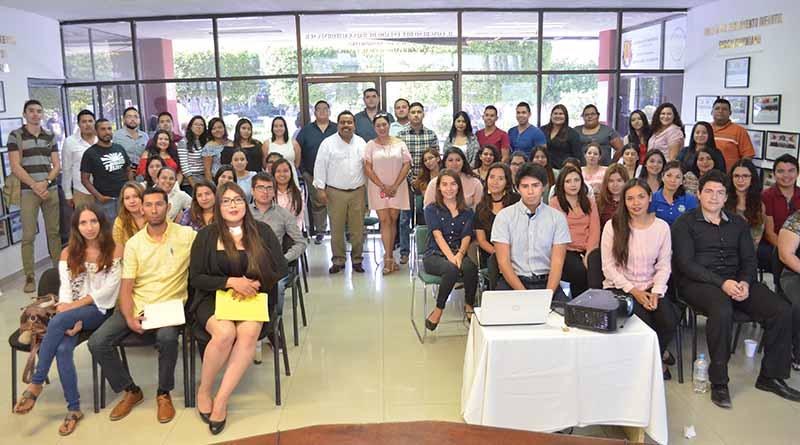 “Trabajaremos en la vinculación entre teoría y práctica con las instituciones de Educación Superior”: Dip. Alfredo Zamora García “Trabajaremos en la vinculación entre teoría y práctica con las instituciones de Educación Superior”: Dip. Alfredo Zamora García