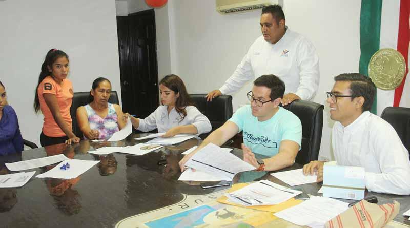 Entregan Estímulos del Programa de Apoyo a Inicio de Ciclo Escolar Entregan Estímulos del Programa de Apoyo a Inicio de Ciclo Escolar