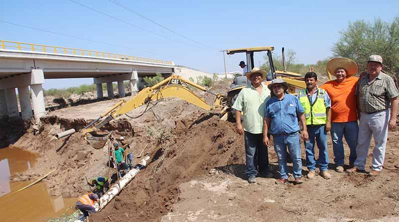Red de Drenaje Tapado por Desechos y Basura que Ciudadanos Arrojan: RGR Red de Drenaje Tapado por Desechos y Basura que Ciudadanos Arrojan: RGR