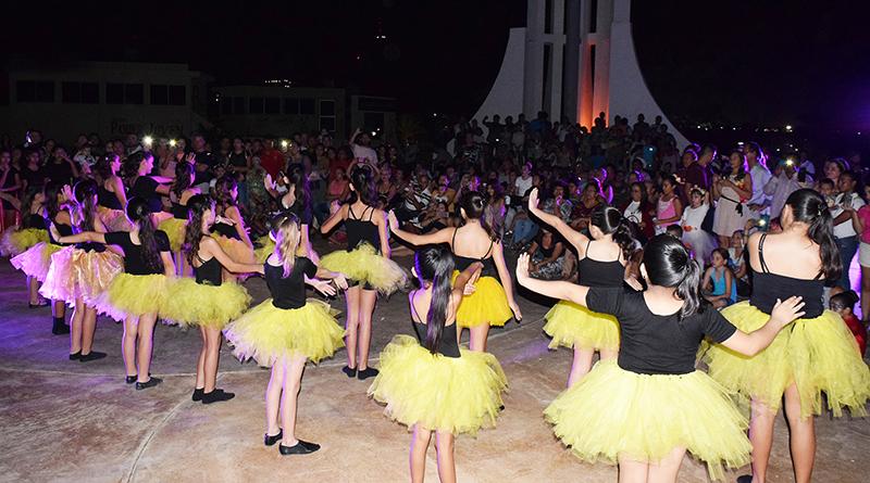 Noches de plenilunio en el cerrito del timbre de CSL disfrutó de una de Las Lunas más bellas Noches de plenilunio en el cerrito del timbre de CSL disfrutó de una de Las Lunas más bellas