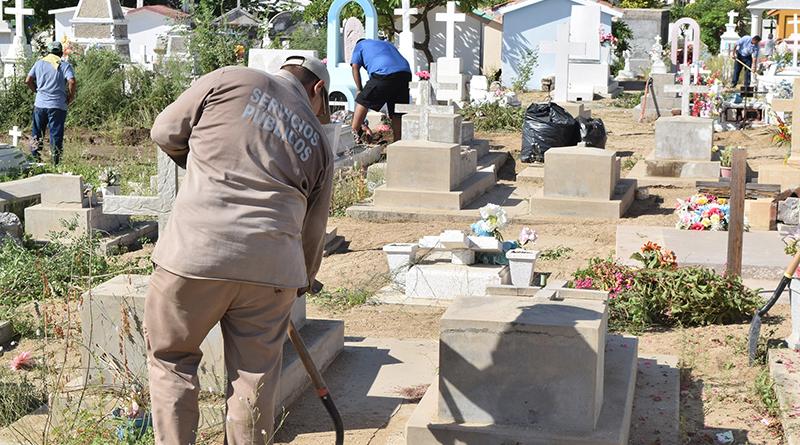 En la víspera del día de muertos, Servicios Públicos incrementa acciones de limpieza en panteones En la víspera del día de muertos, Servicios Públicos incrementa acciones de limpieza en panteones