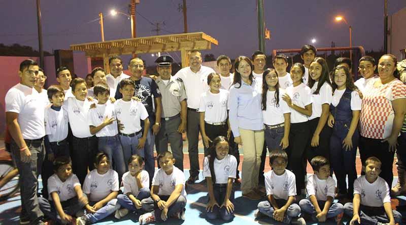 Entrega sedeso apoyos sociales en beneficio de familias Loretanas Entrega sedeso apoyos sociales en beneficio de familias Loretanas