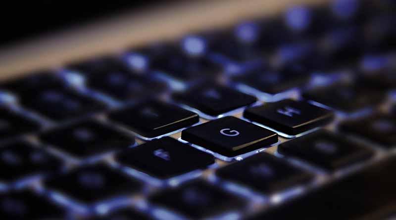 Policía belga detecta mil incitaciones al odio en Internet en un año Policía belga detecta mil incitaciones al odio en Internet en un año