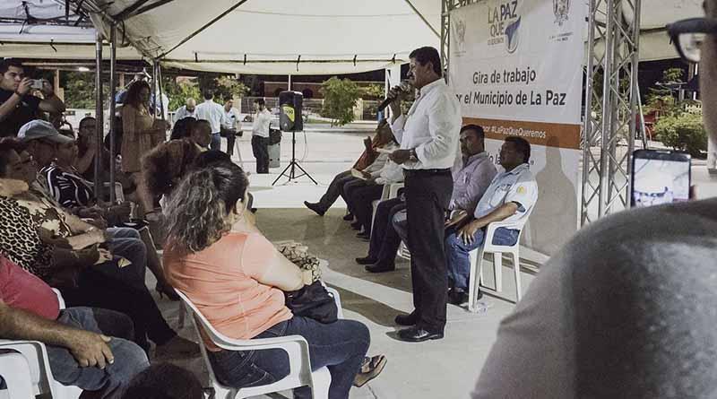 Alcalde de La Paz atiende directamente a vecinos de la colonia Chametla y El Centenario Alcalde de La Paz atiende directamente a vecinos de la colonia Chametla y El Centenario