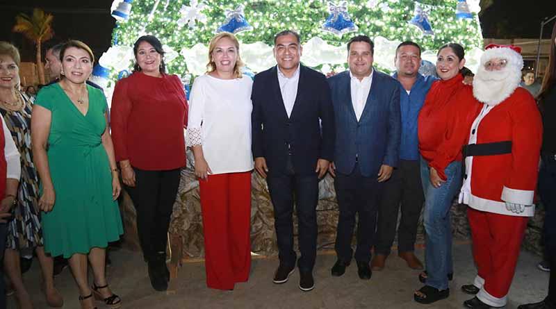 Respalda el gran trabajo del Gobierno Municipal, el líder estatal del pan Llega el espíritu navideño a Cabo San Lucas, con el tradicional encendido del árbol