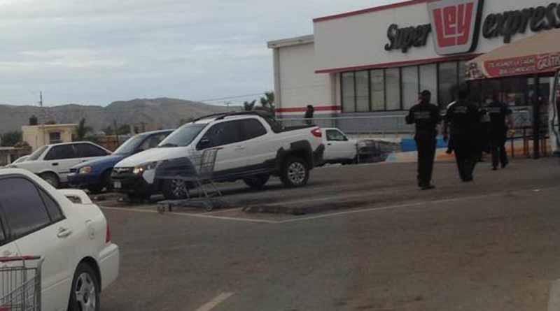 ejecutado13dicsjc Reportan persona sin vida en estacionamiento de tienda de autoservicio en SJC