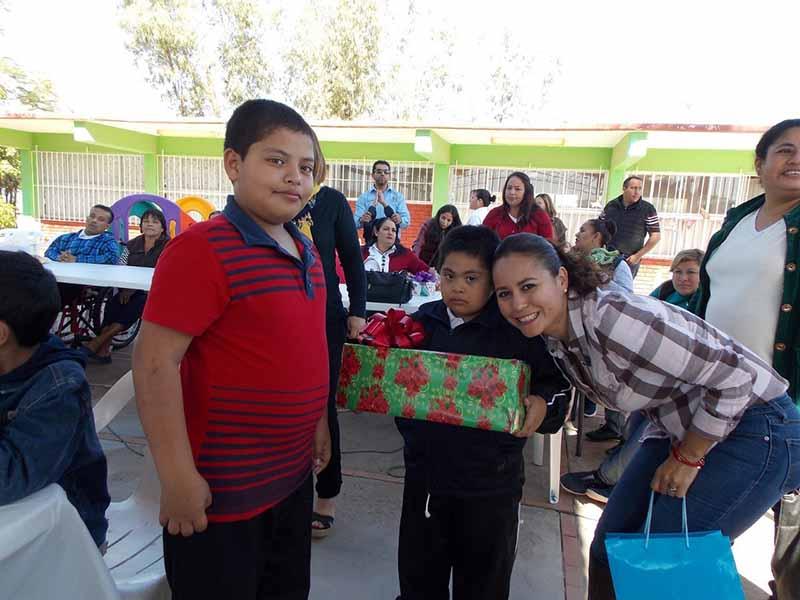 posadadif Ofrece DIF posada navideña a niños y jóvenes con discapacidad