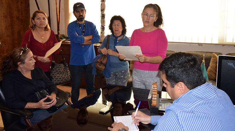 Atiende delegación de CSL a vecinos de Brisas del Pacífico Atiende Delegación de Cabo San Lucas a vecinos de Brisas del Pacífico