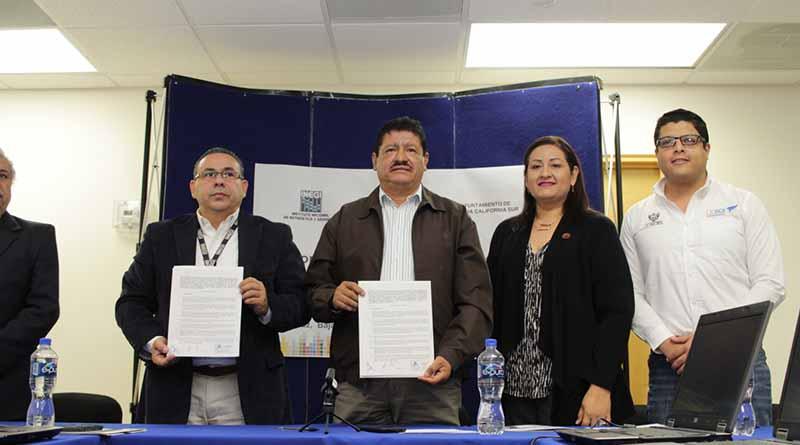 Recibe Ayuntamiento de La Paz donación de equipos de cómputo por parte de INEGI Recibe Ayuntamiento de La Paz donación de equipos de cómputo por parte de INEGI