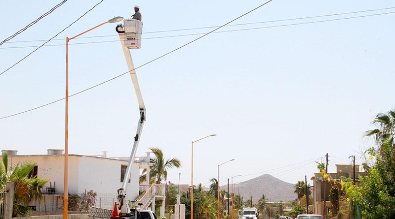 Gobierno Municipal mantiene constante el trabajo de rehablitación del alumbrado público Gobierno Municipal mantiene constante el trabajo de rehablitación del alumbrado público