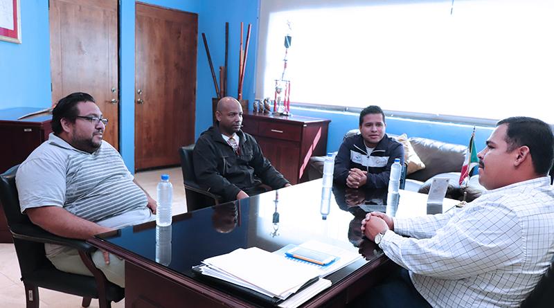 Recibe delegado interino de CSL a entrenador de esgrima Recibe delegado interino de CSL a entrenador de esgrima